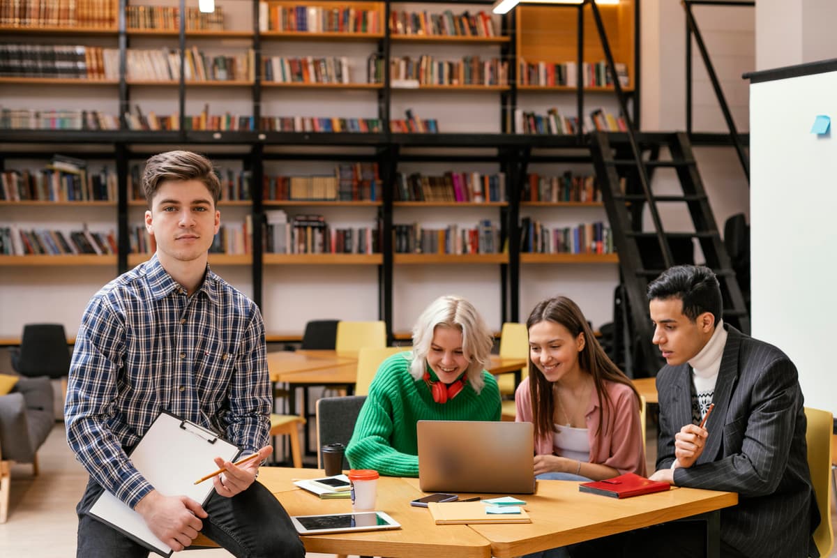 Expert instructor teaching students in modern classroom environment